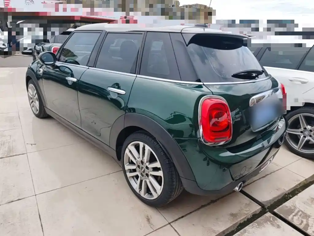 MINI 1.5 T COOPER SEVEN 5-door