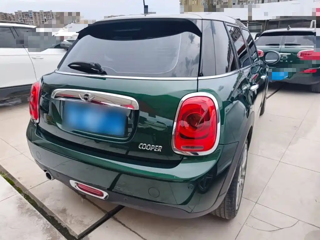 MINI 1.5 T COOPER SEVEN 5-door