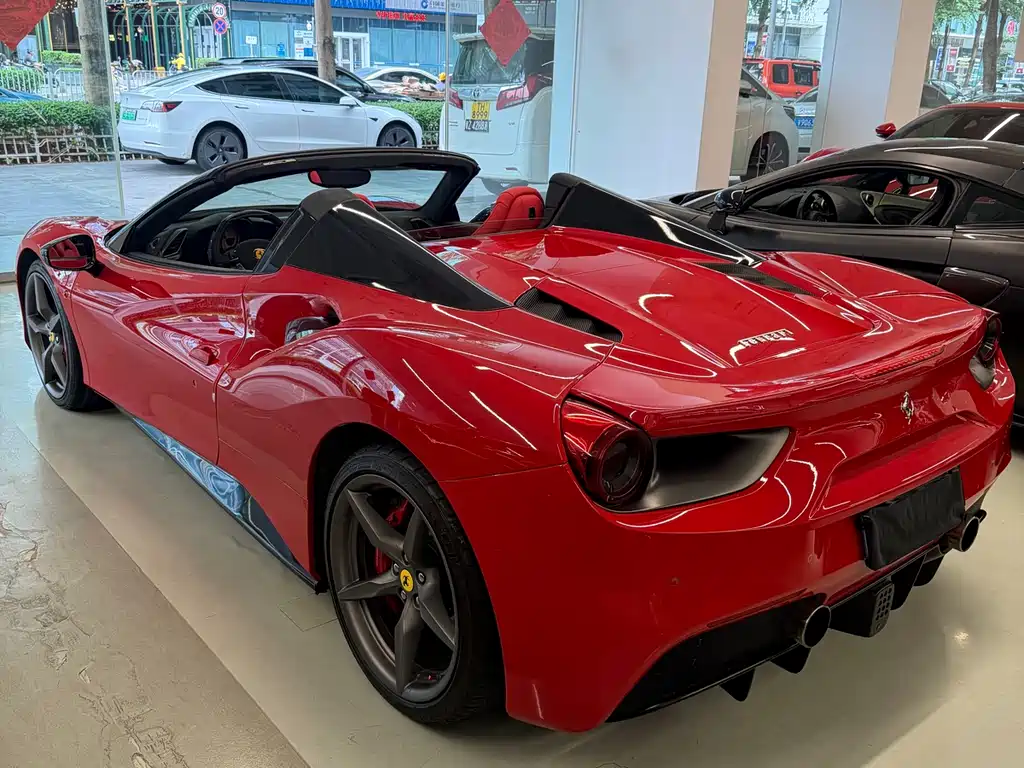 Ferrari 488 488 Spider