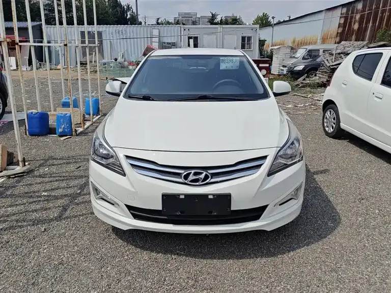 Hyundai Accent 1.4 L Auto Leading GLX
