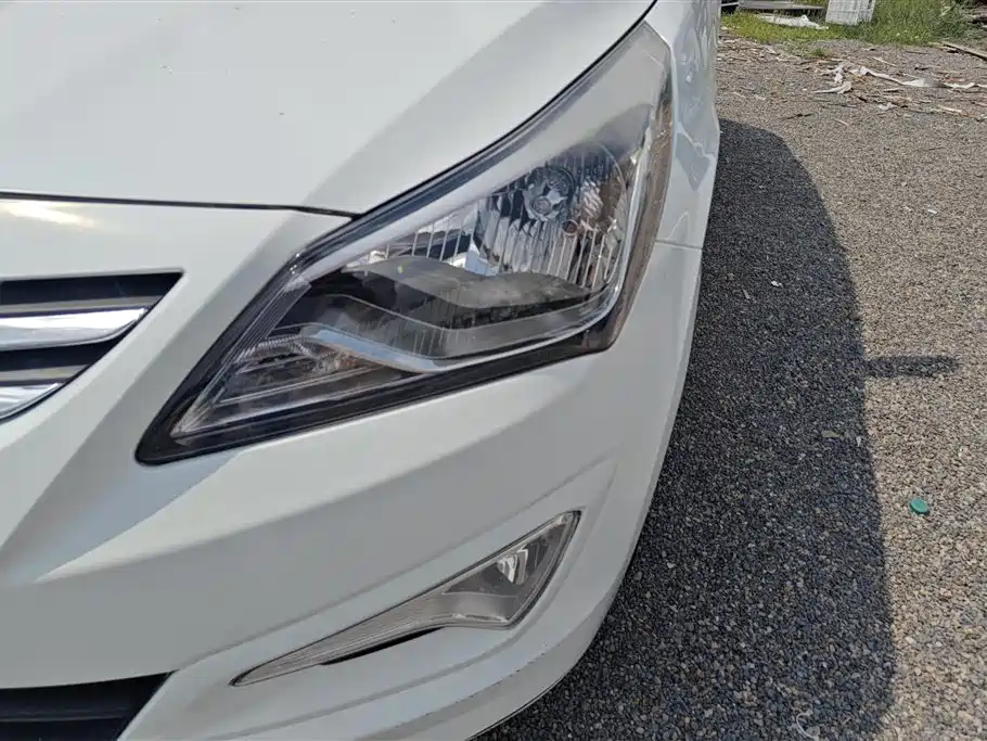 Accent 1.4 L Auto Leading GLX