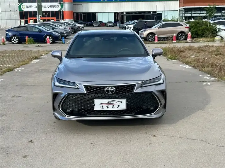 Toyota Avalon 2.5 L Touring Distinguished