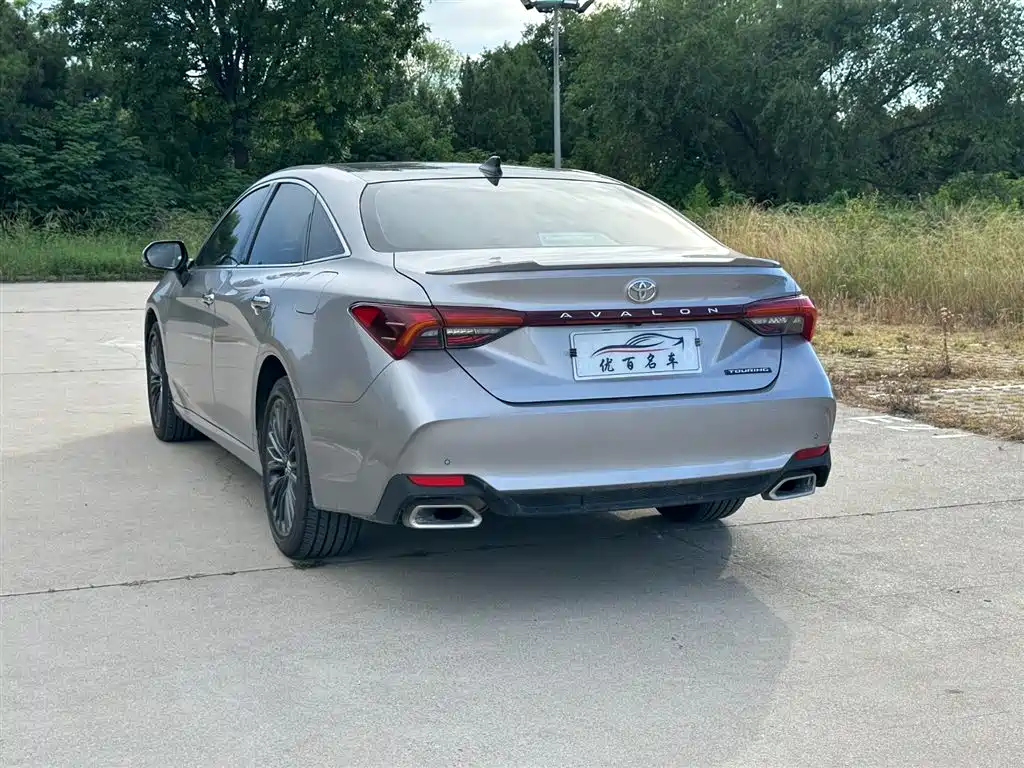 Avalon 2.5 L Touring Distinguished