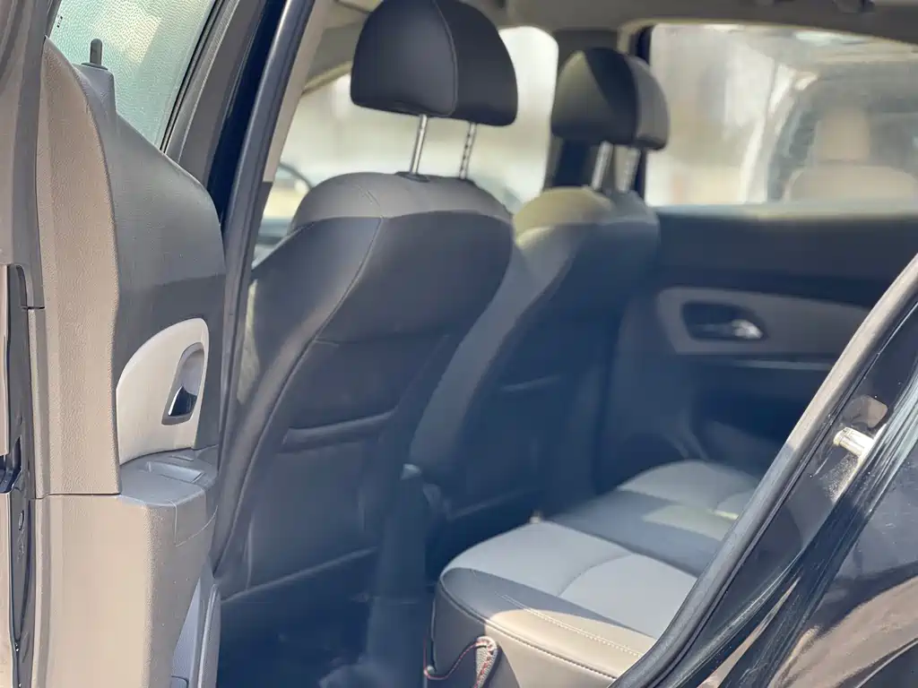 Cruze 1.6 L SL Million Commemorative AT