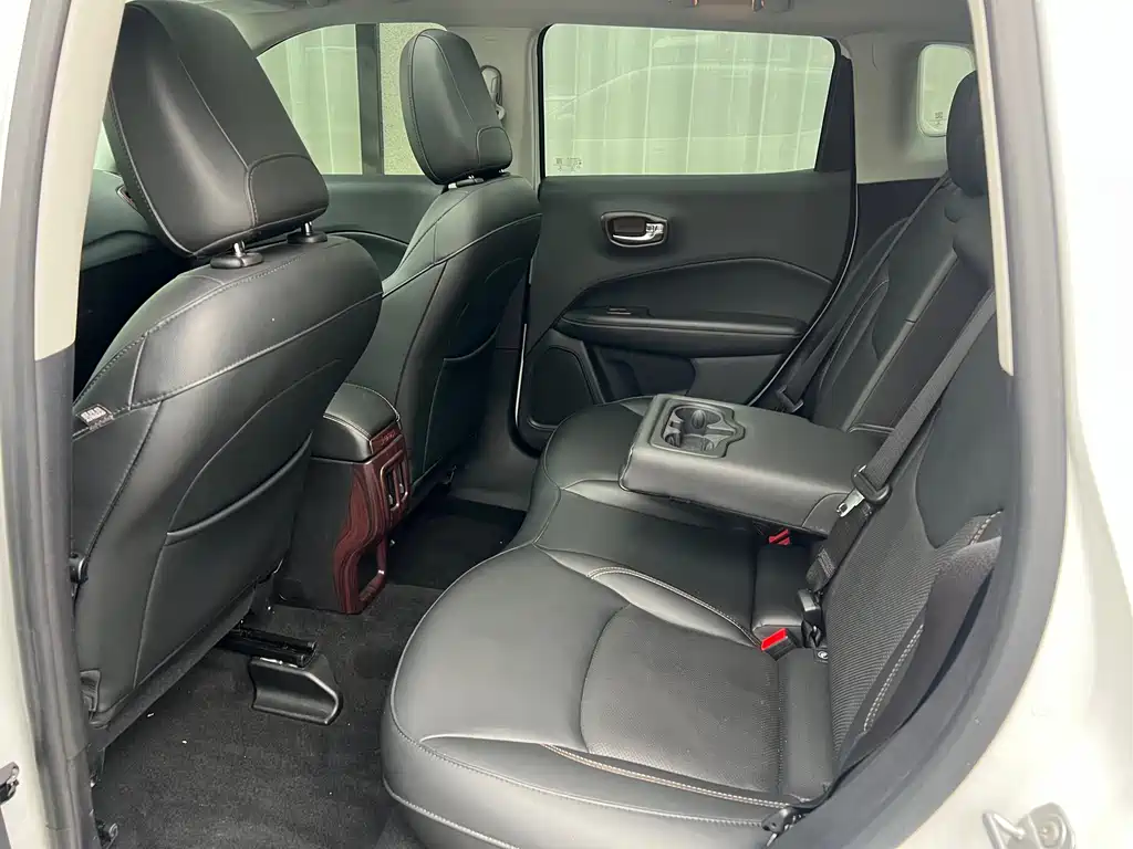 Compass 200 T Auto Home Enjoyment