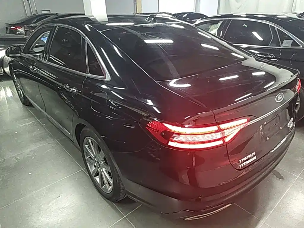 Taurus EcoBoost 245 Premium