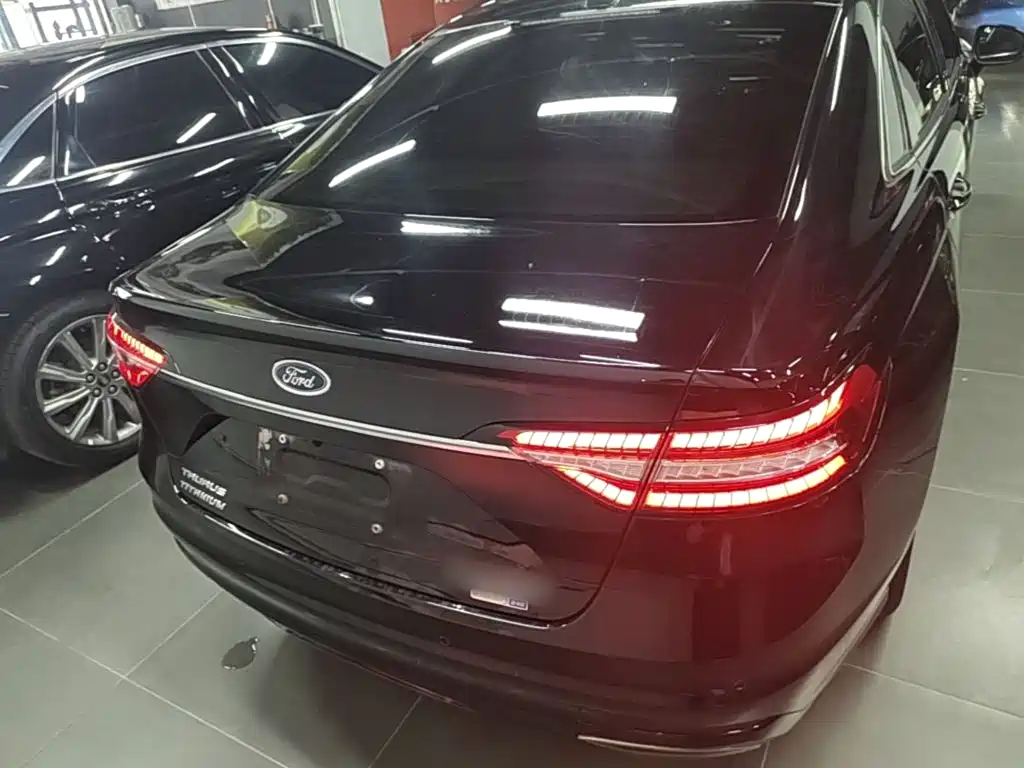 Taurus EcoBoost 245 Premium