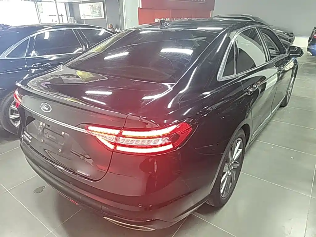 Taurus EcoBoost 245 Premium