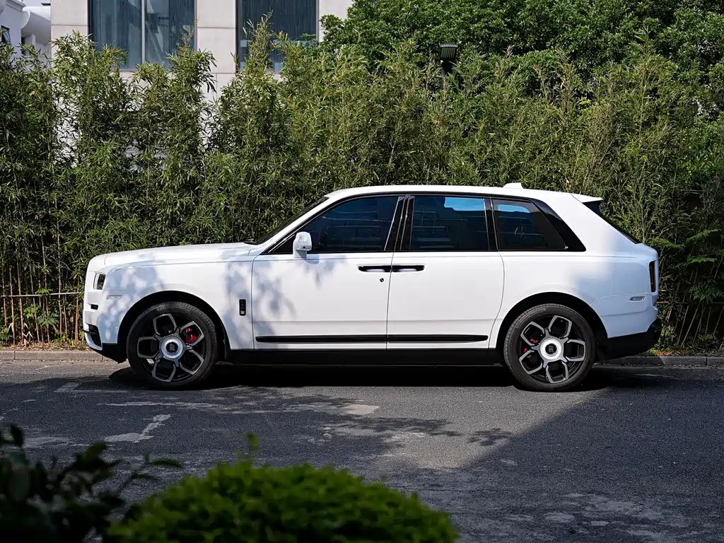 Cullinan Black Badge