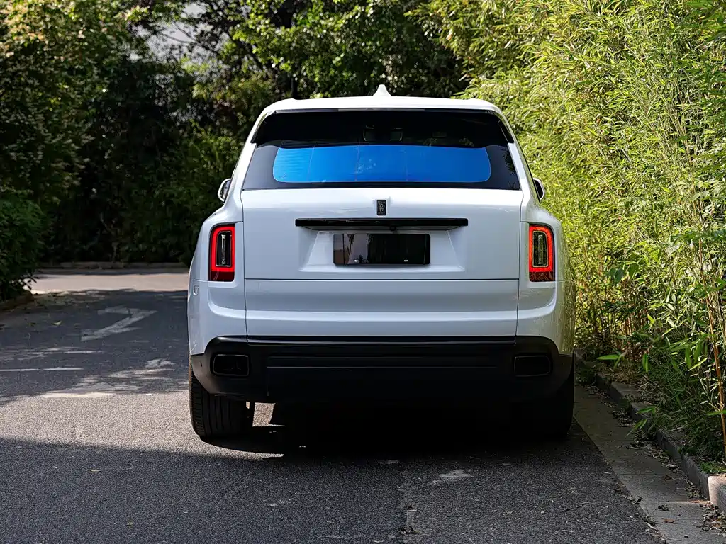 Cullinan Black Badge