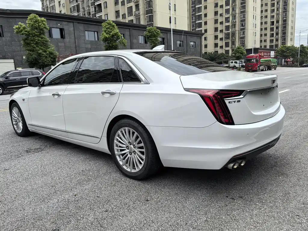Cadillac CT6 28 T Fashion