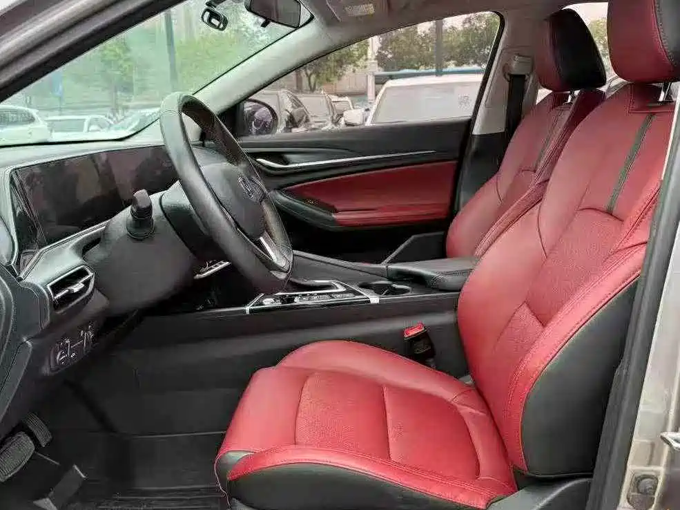 Eado PLUS Blue Whale NE 1.4 T GDI DCT Flagship