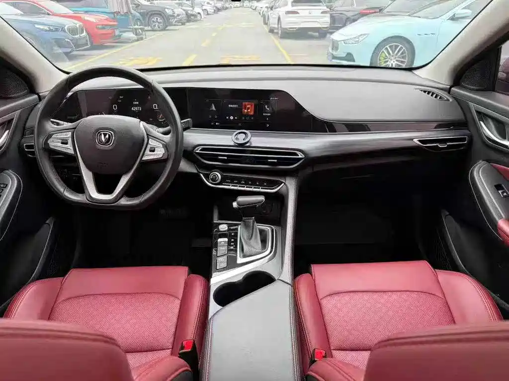 Eado PLUS Blue Whale NE 1.4 T GDI DCT Flagship