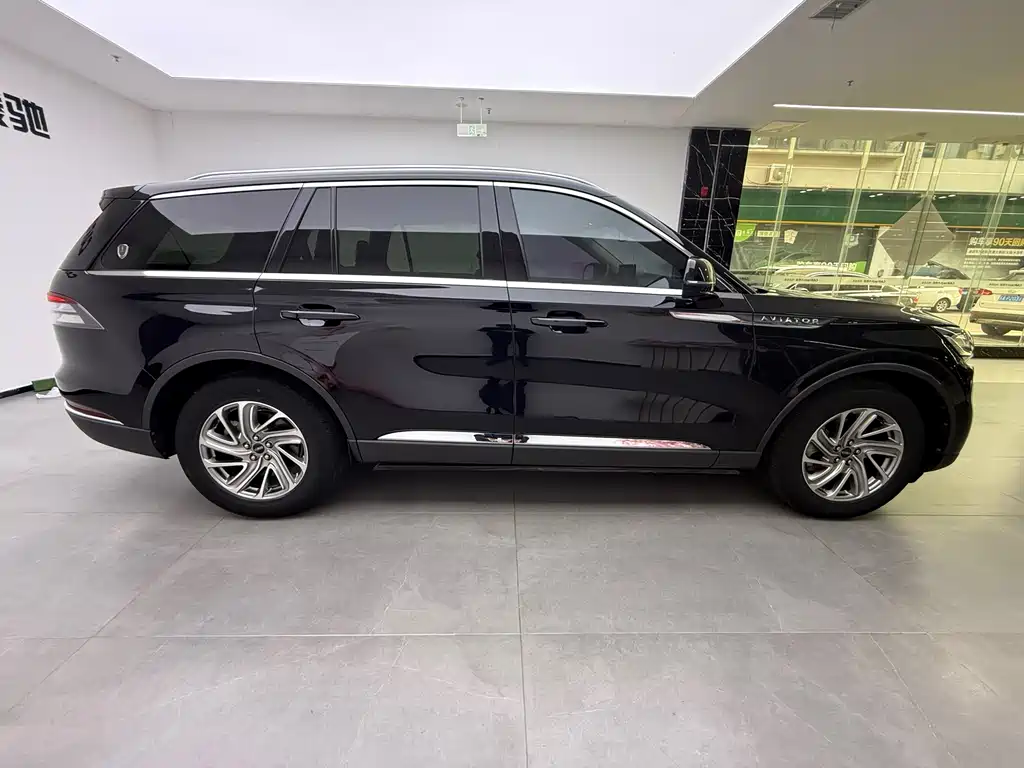Aviator 3.0 T V6 4 WD Premium