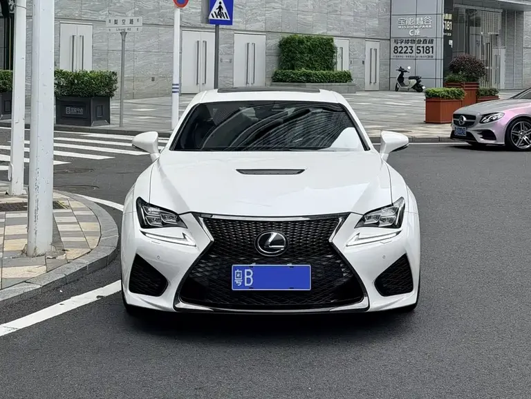 Lexus RC F F 5.0 L Peak