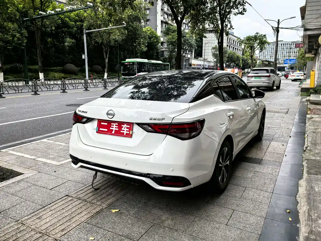 Sylphy 1.6 L CVT Joy