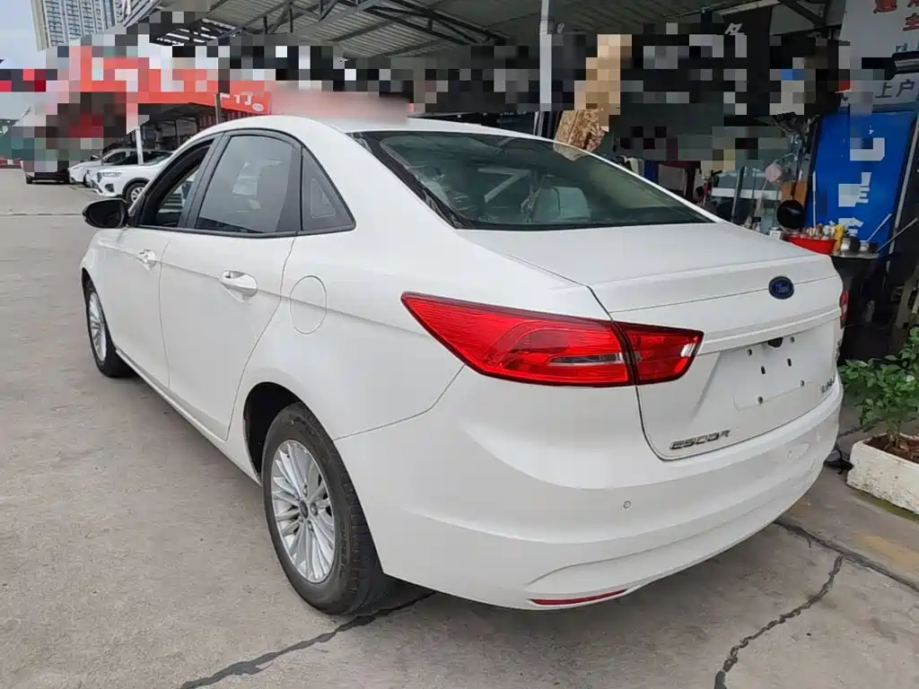 Escort 1.5 L Manual Comfort