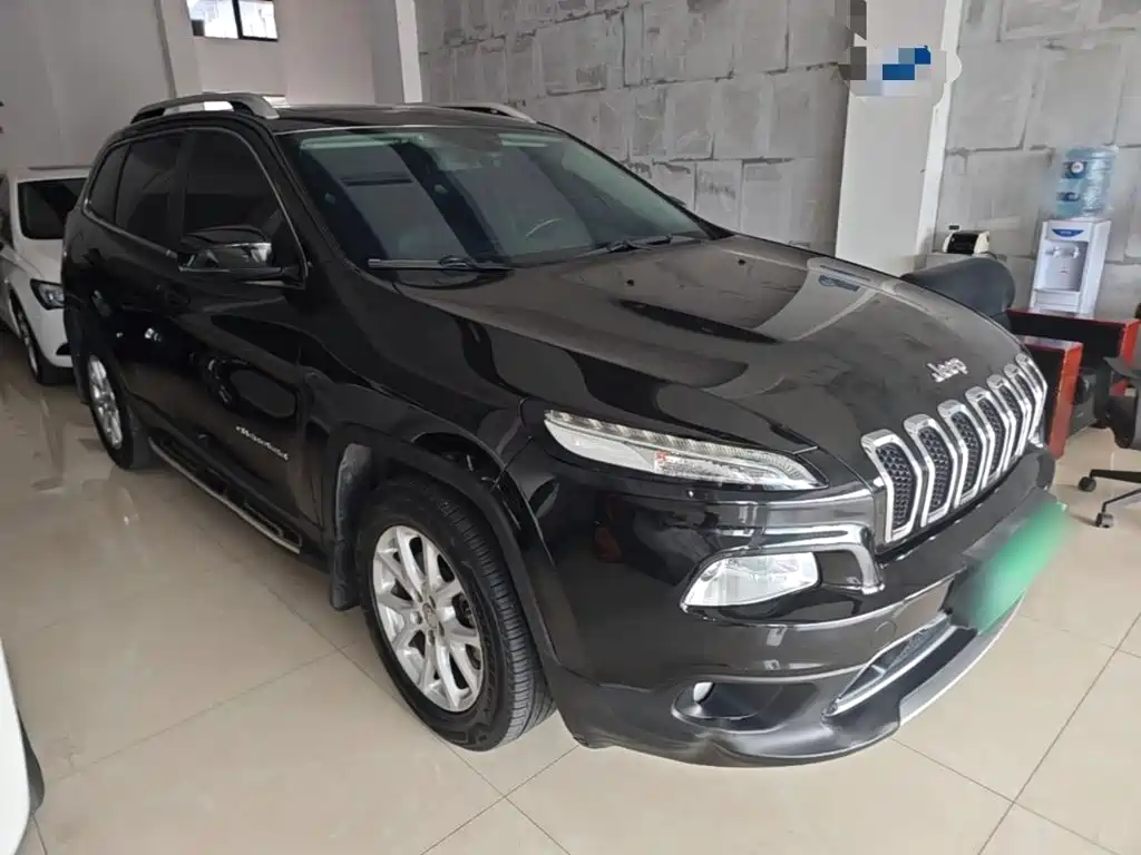 Cherokee 2.0 L Superior