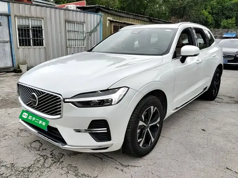 Volvo XC60 B5 4 WD Smart Ease Luxury