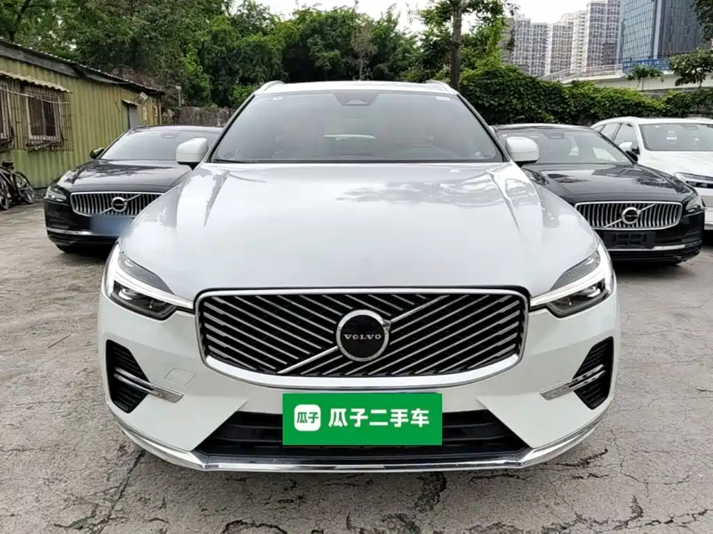 Volvo XC60 B5 4 WD Smart Ease Luxury