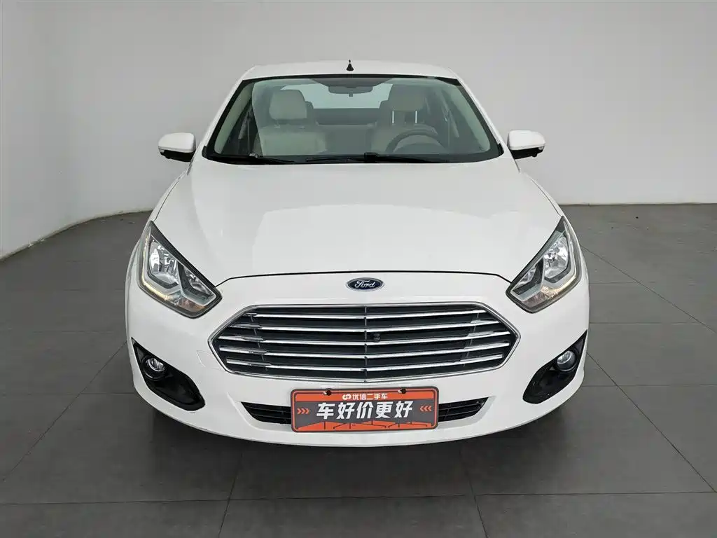 Escort 1.5 L Manual Comfort