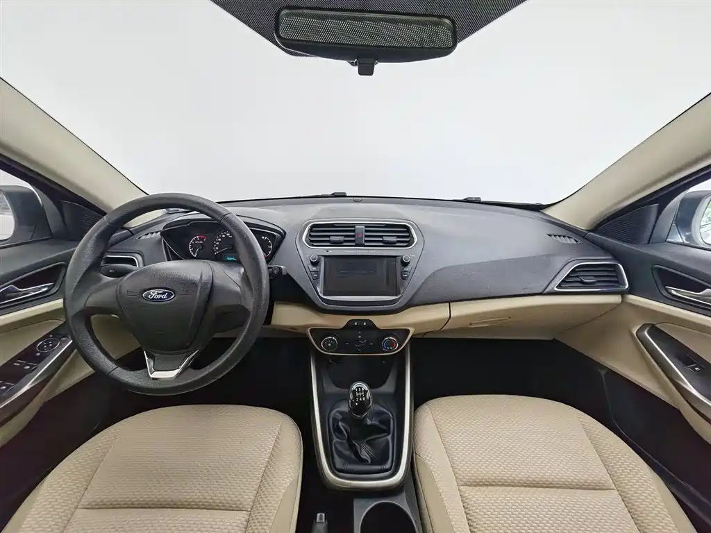 Escort 1.5 L Manual Comfort