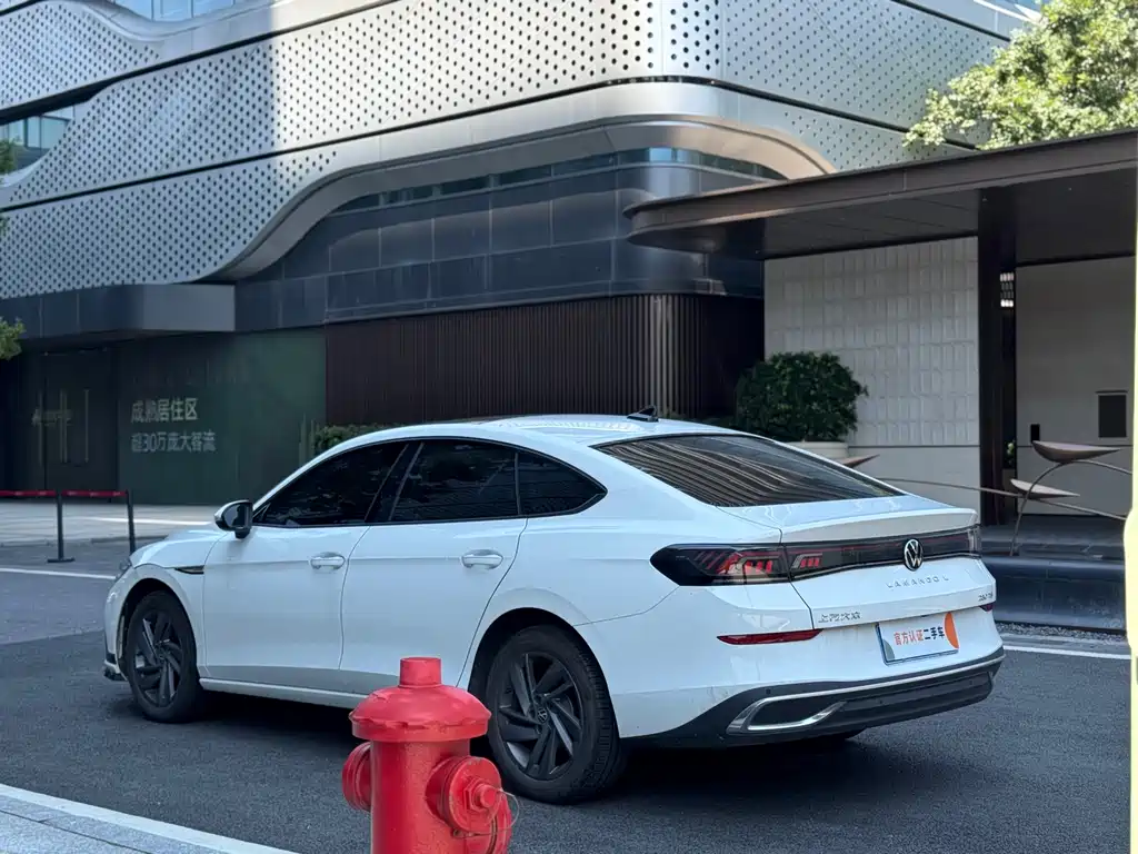 Lamando Lamando L 280 TSI DSG Dazzle Hot