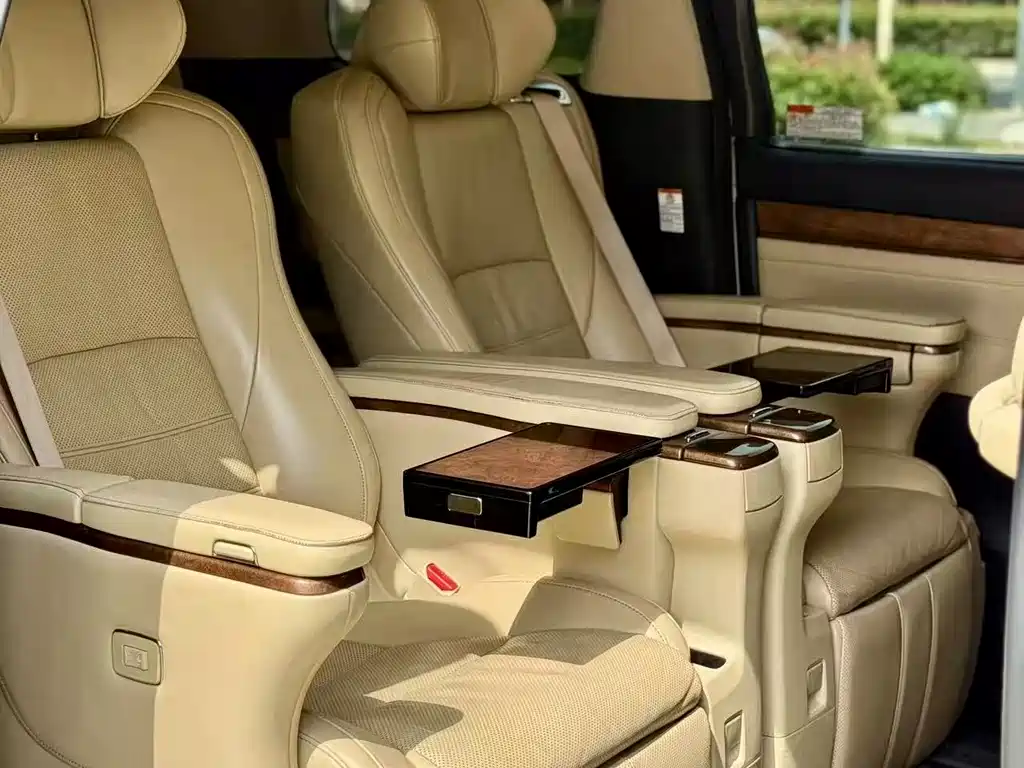 Alphard 3.5 L Distinguished