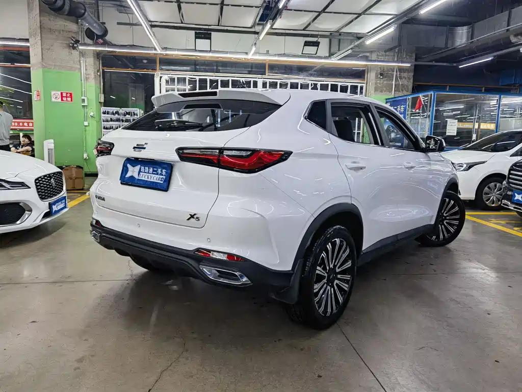 Changan Oshan X5 1.6 L CVT Distinguished