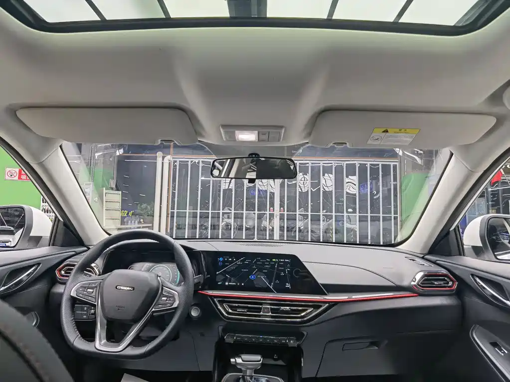 Changan Oshan X5 1.6 L CVT Distinguished