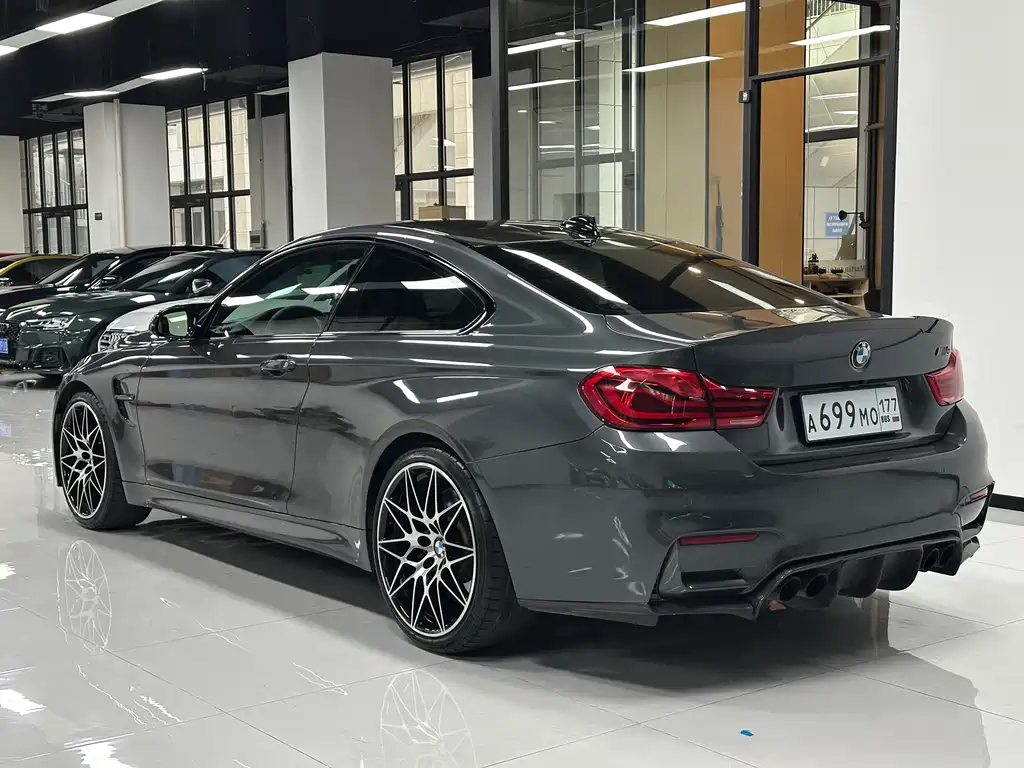 BMW M4 M4 2-door Coupe Racing