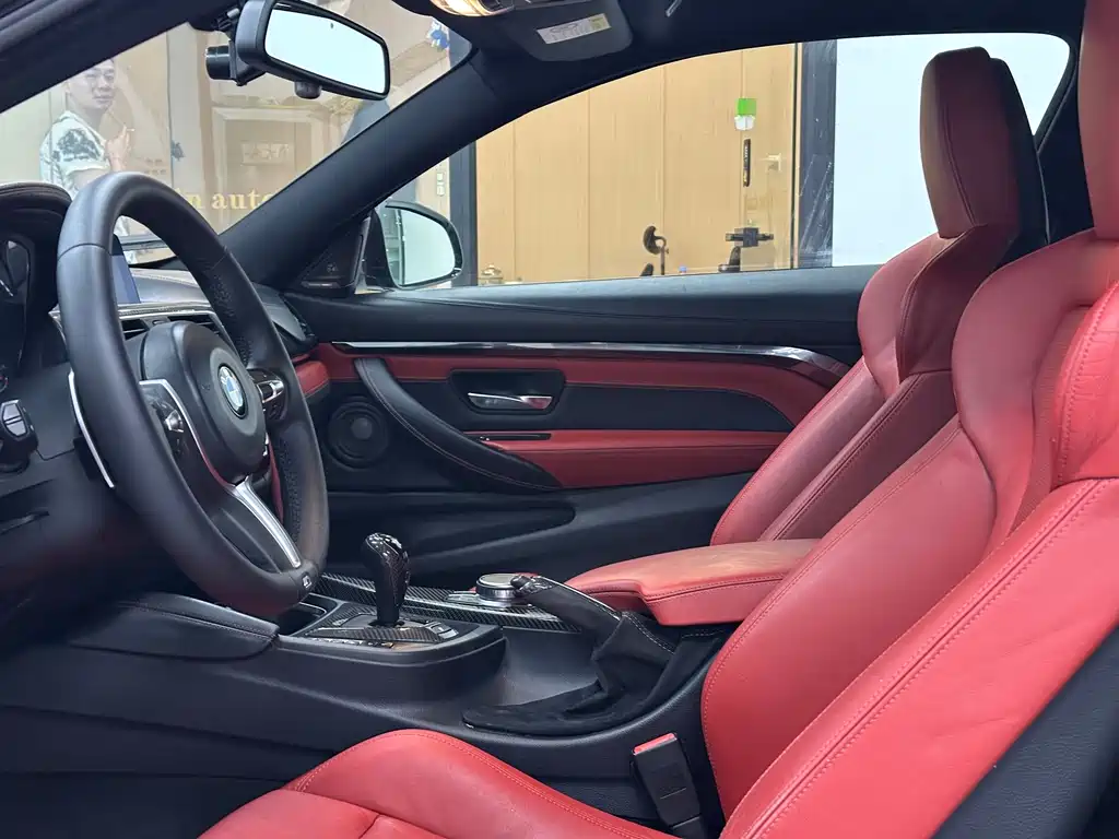 BMW M4 M4 2-door Coupe Racing