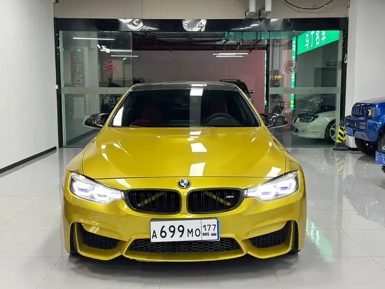 BMW M4 M4 2-door Coupe Racing