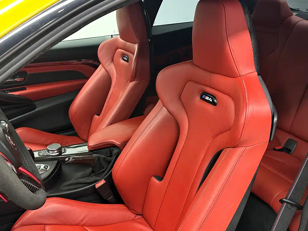 BMW M4 M4 2-door Coupe Racing