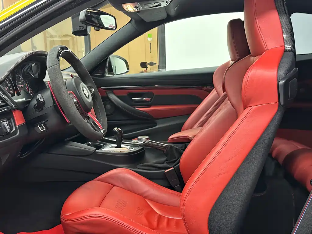 BMW M4 M4 2-door Coupe Racing