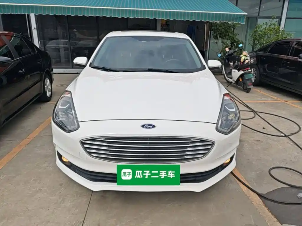 Escort Facelift 1.5 L Auto Joy CN-VI