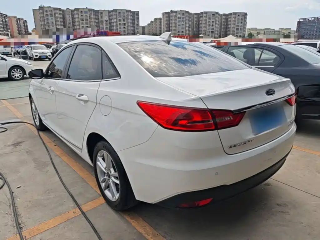 Escort Facelift 1.5 L Auto Joy CN-VI