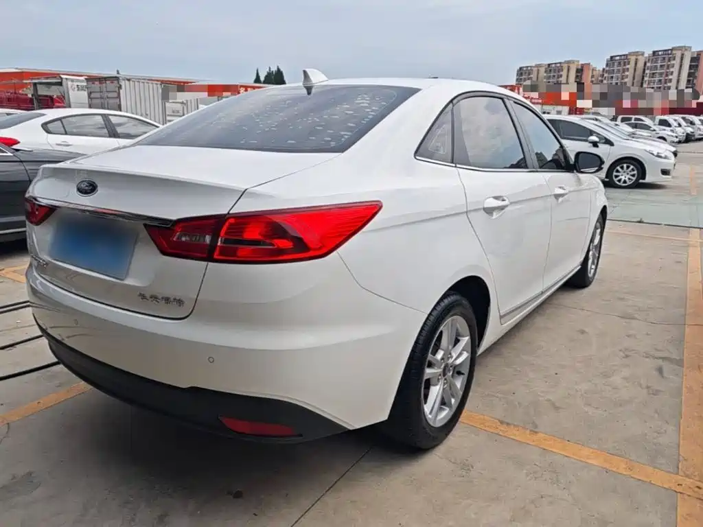 Escort Facelift 1.5 L Auto Joy CN-VI