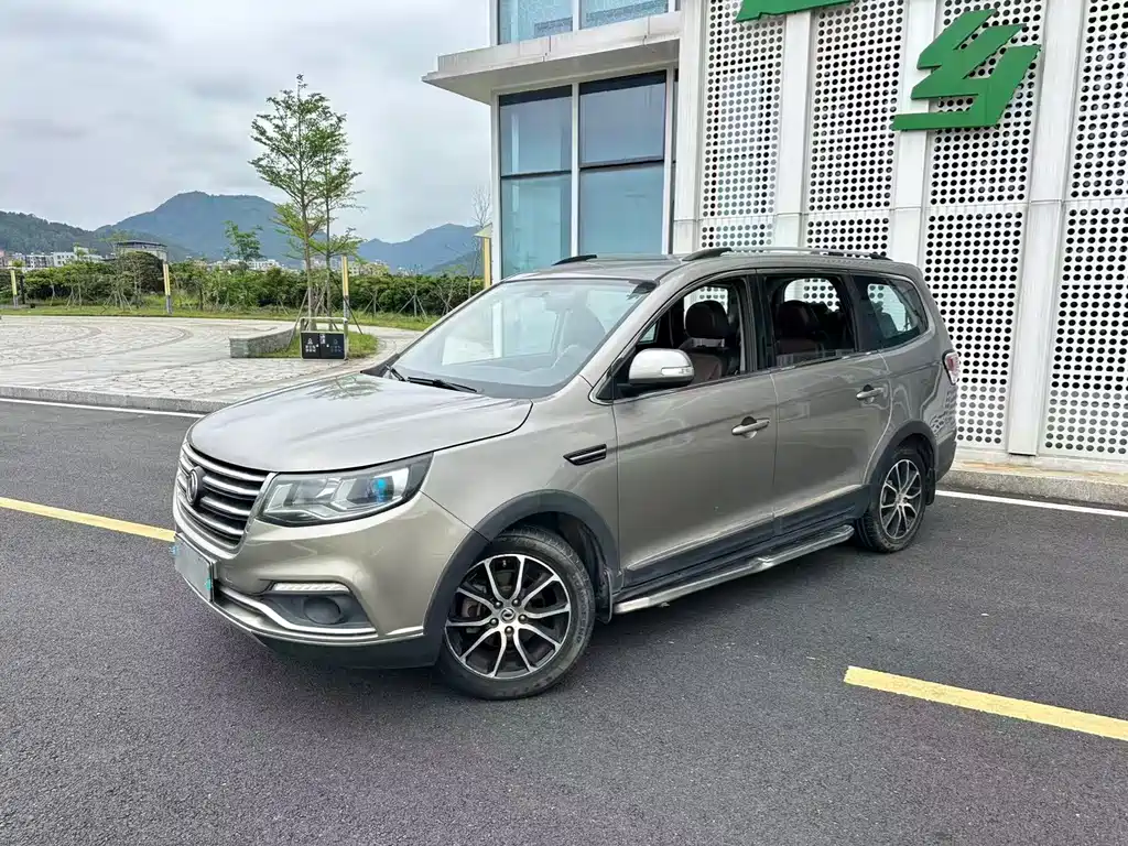 Fengxing SX6 1.6 L CVT Luxury