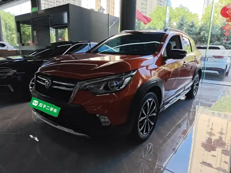 Venucia T70 启辰T70 2018款 1.4 T 手动睿享运动版