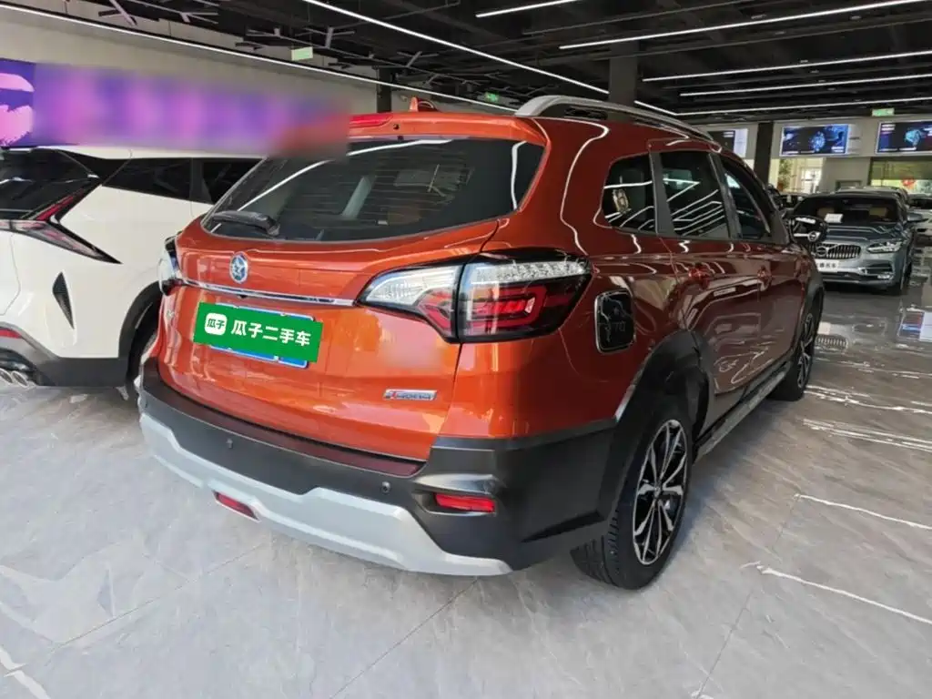 Venucia T70 启辰T70 2018款 1.4 T 手动睿享运动版
