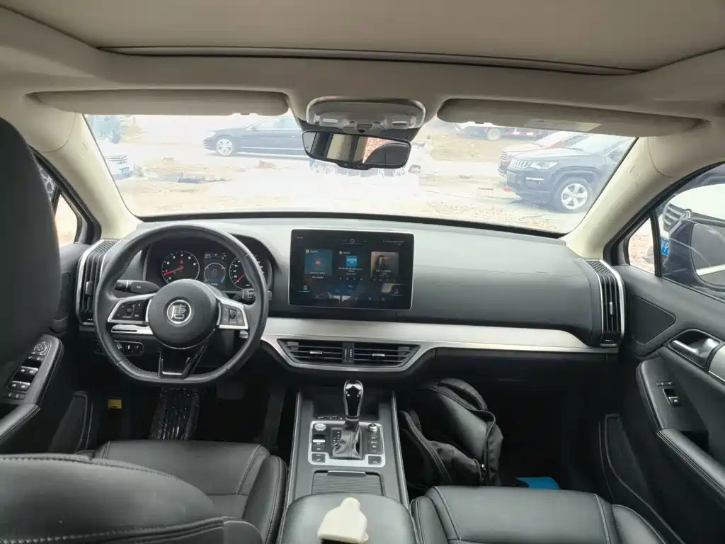 Tang 2.0 T Auto Connected Distinguished 7-seat CN-VI