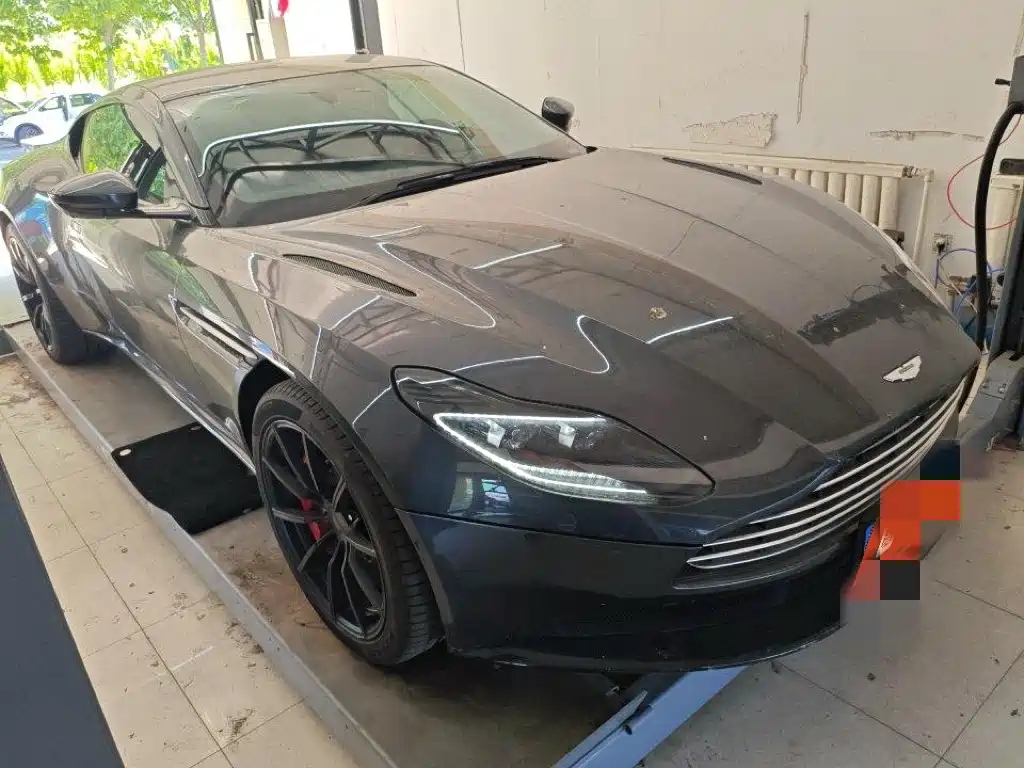 Aston Martin DB11 4.0 T V8 Coupe