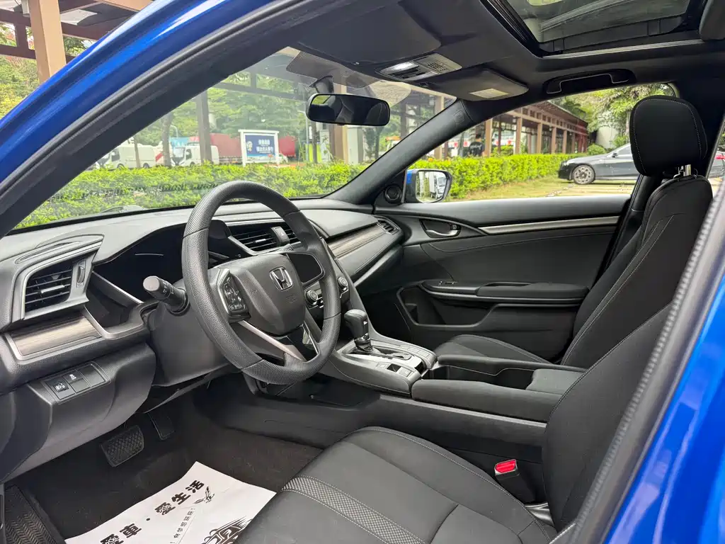 Civic HATCHBACK 220 TURBO CVT New Sharp Control