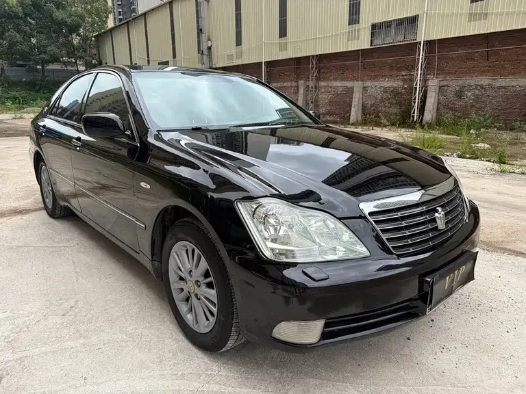 Toyota Crown 2.5 L Royal Navigation
