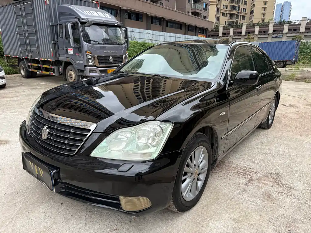 Crown 2.5 L Royal Navigation
