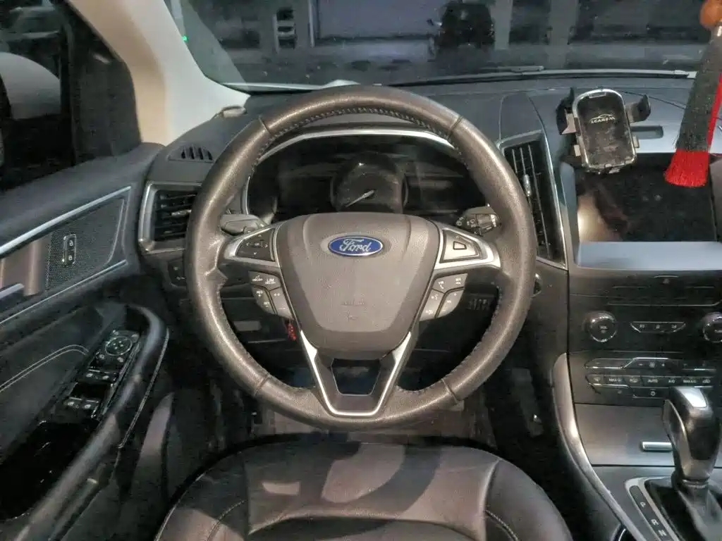 Edge EcoBoost 245 2 WD Grand Sharp 7-seat CN-V
