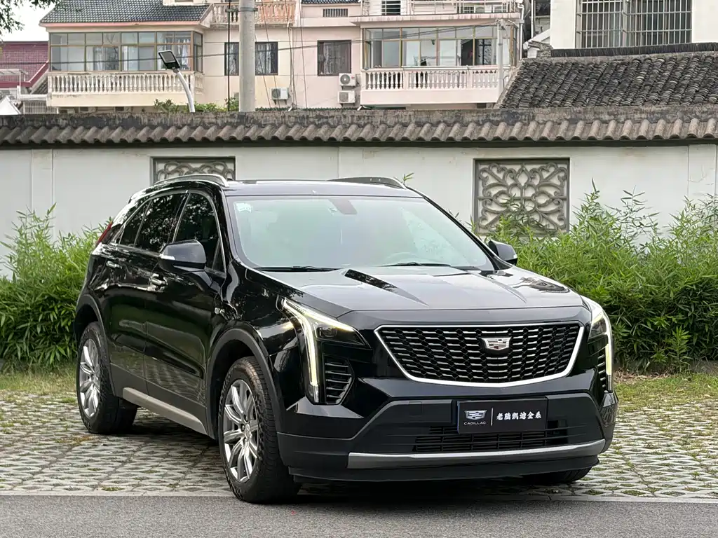 Cadillac XT4 28 T 2 WD Leading