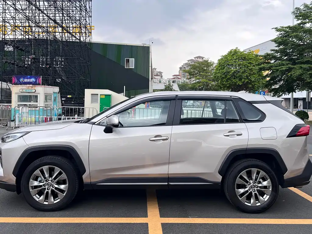 Wildlander 2.0 L CVT 2 WD Leading