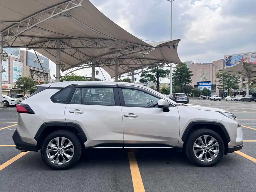 Wildlander 2.0 L CVT 2 WD Leading